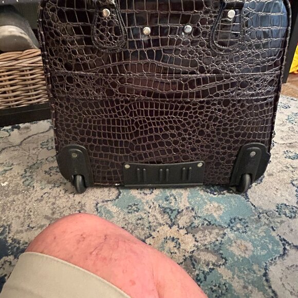 David Jones Crocodile Embossed Rolling Bag - Picture 6 of 10